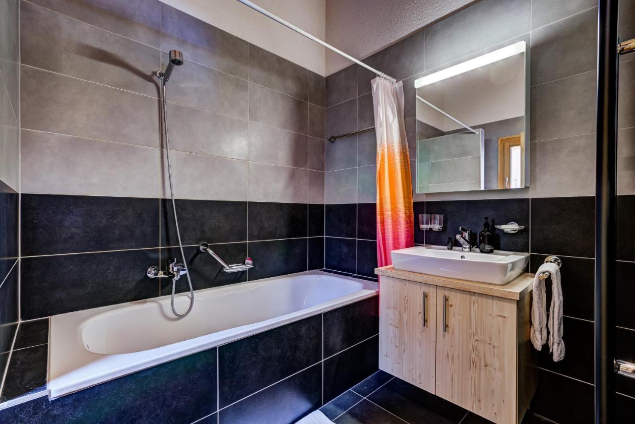 Chalet Flocon De Neige - Jacuzzi - Sauna La Tzoumaz Εξωτερικό φωτογραφία